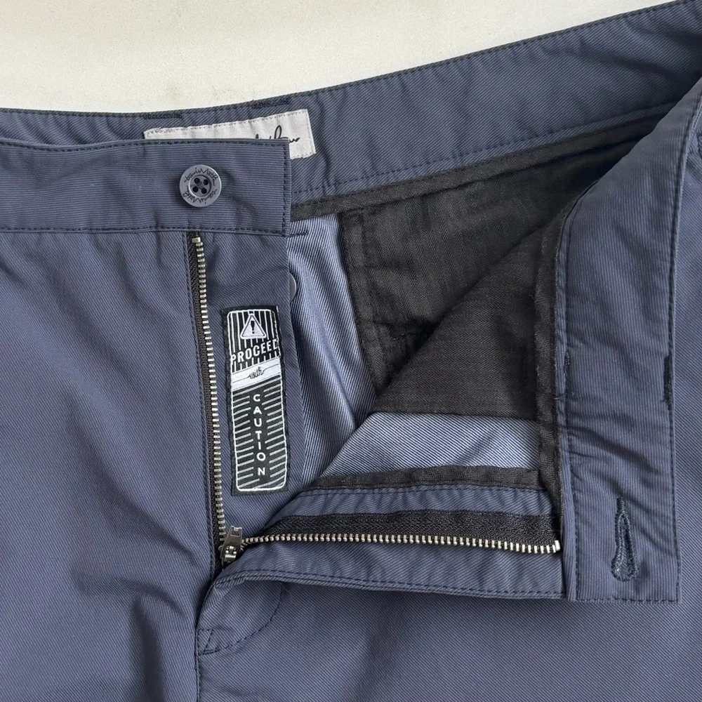 Travis Mathew Beck Golf Performance Shorts Blue Size 36